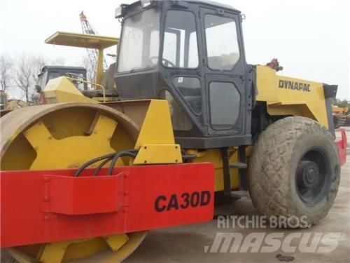 Dynapac CA30D Enkelt tromle