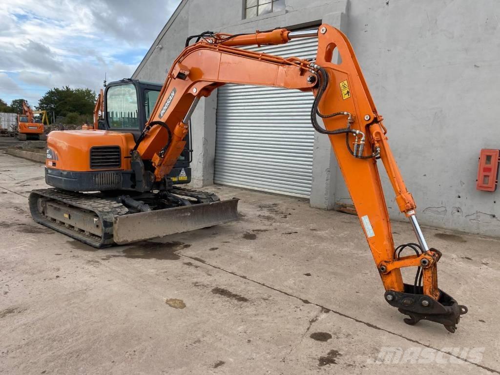 Doosan Develon DX85R Midi-gravemaskiner 7t - 12t