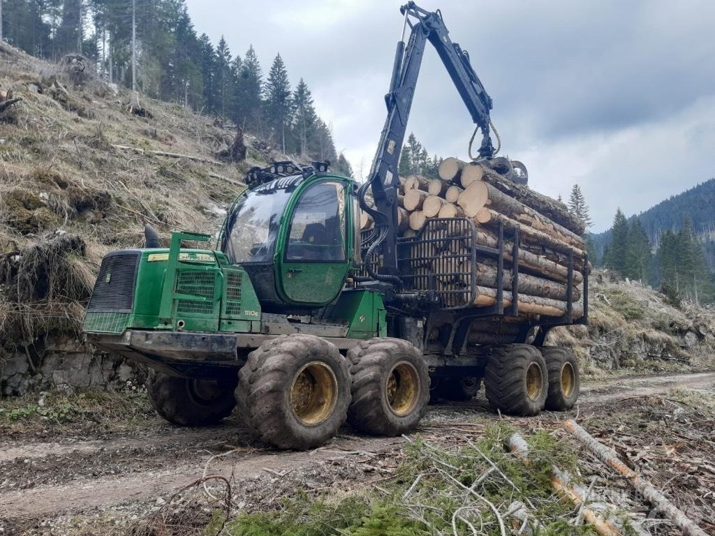 John Deere 1110 E Udkørselsmaskiner