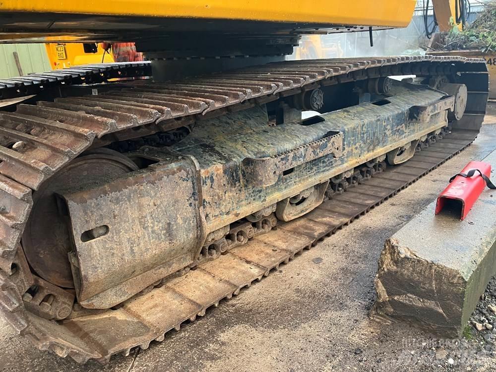 JCB 220 X Series Gravemaskiner på larvebånd