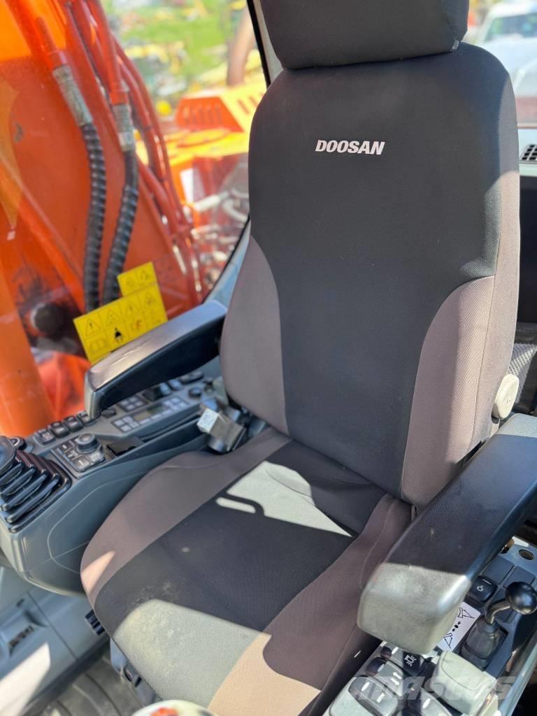 Doosan DX 140 W-3 Gravemaskiner på hjul