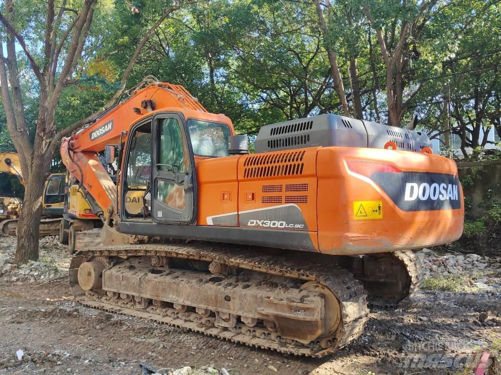 Doosan DX 300 LC Gravemaskiner på larvebånd