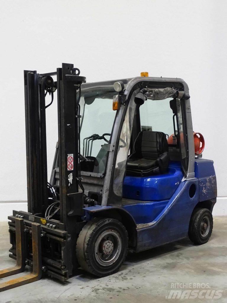 Cesab M325G LPG gaffeltrucks