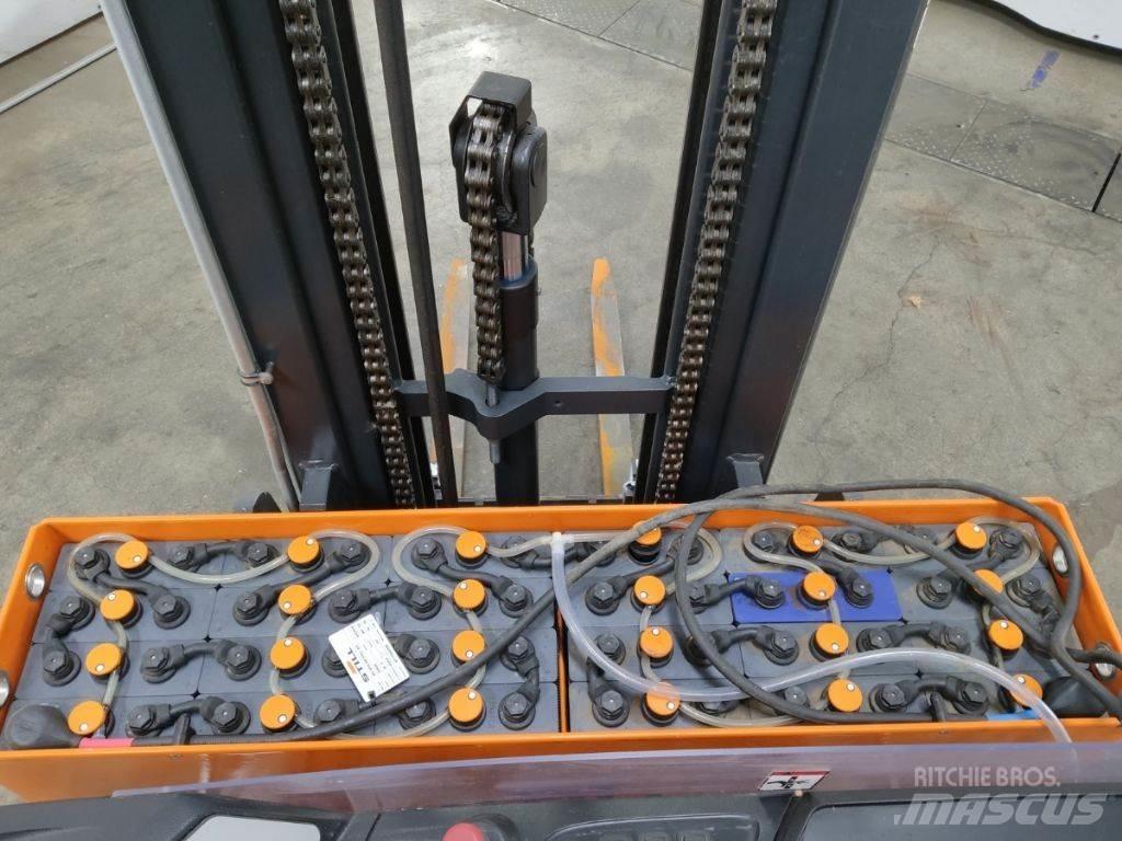 Still FM-X10 Reachtruck
