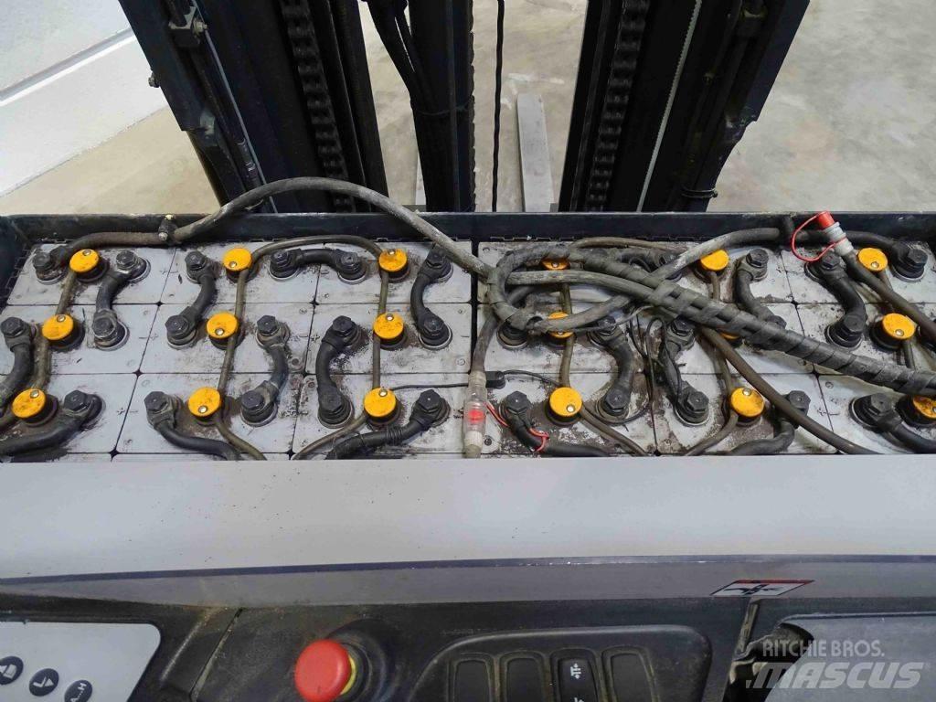 Still FM-X14 Reachtruck