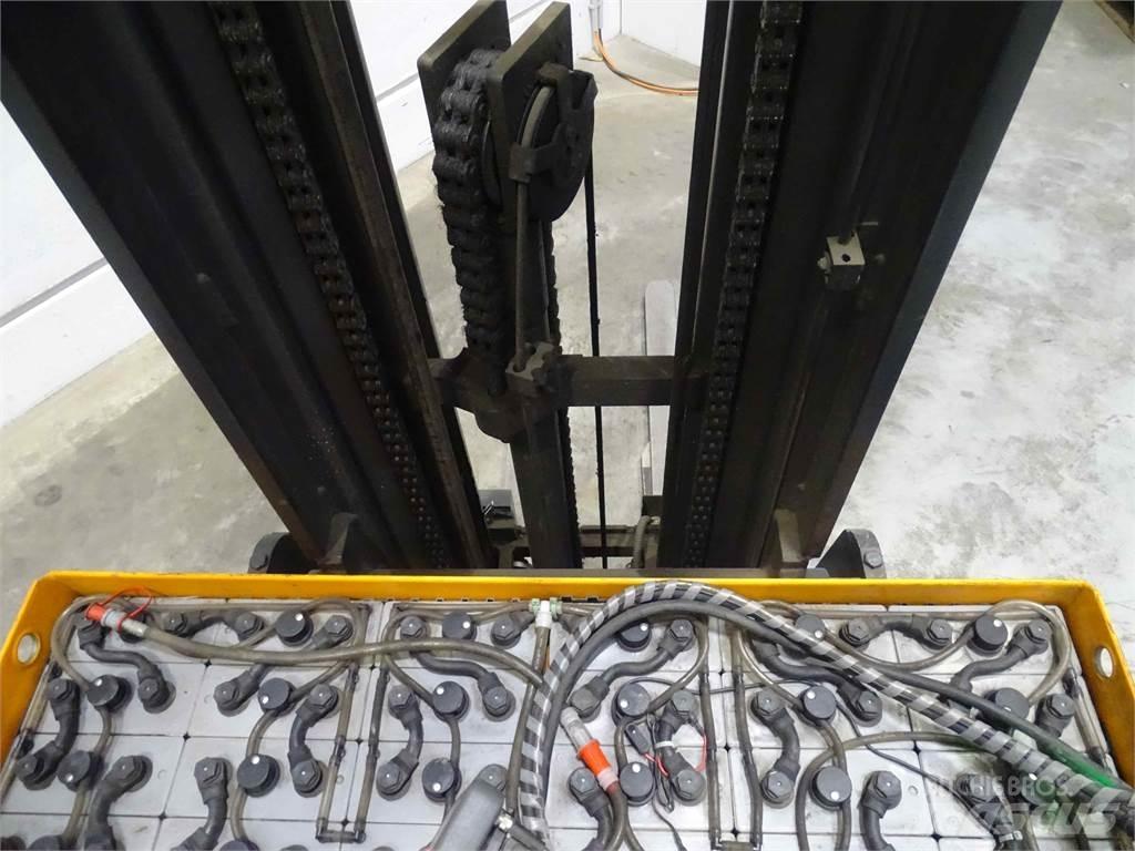 Still FM-X14 Reachtruck