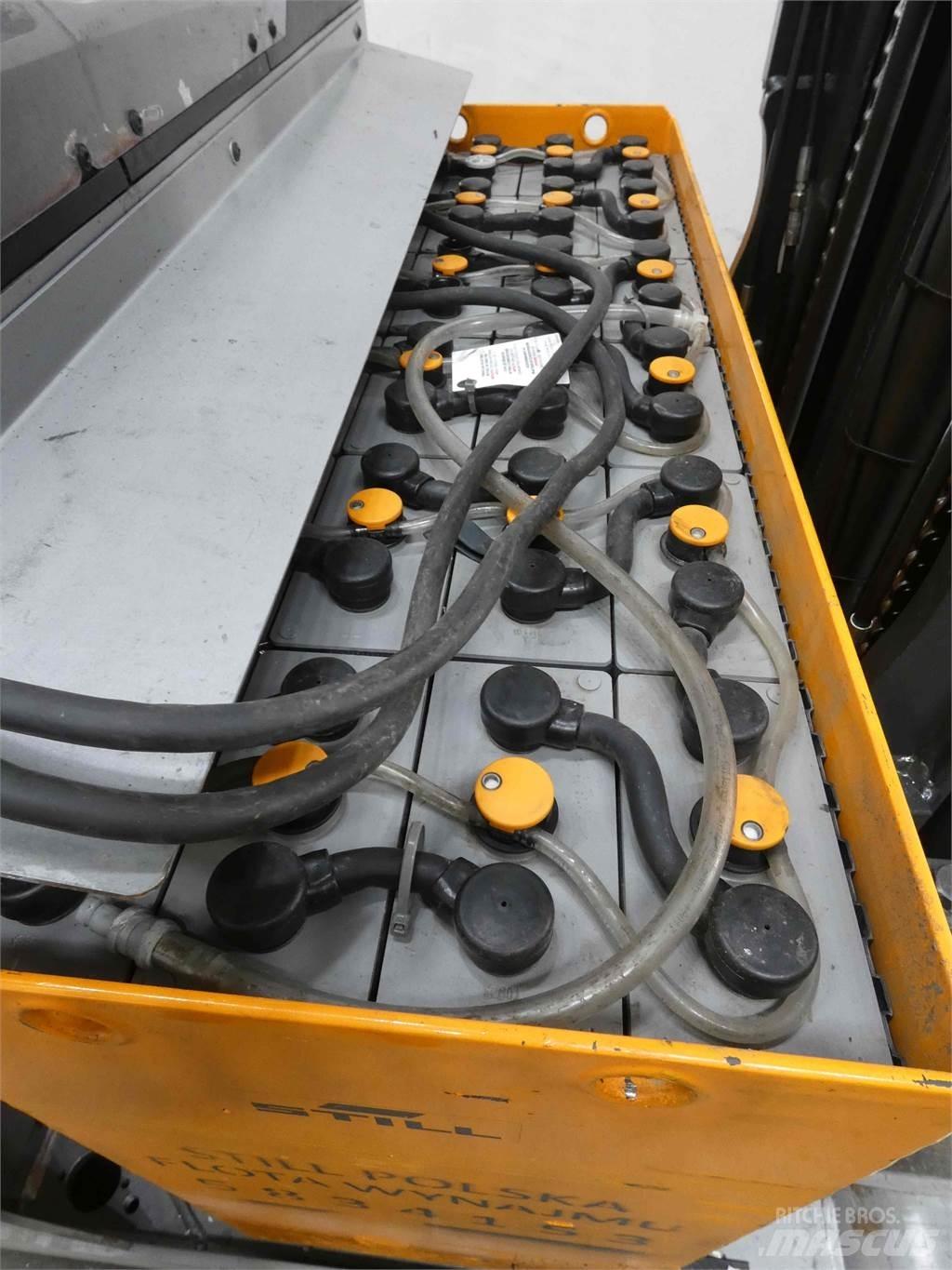 Still FM-X14 Reachtruck