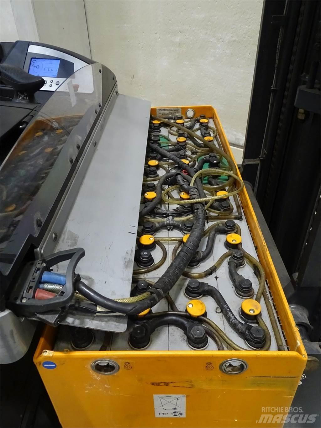 Still FM-X14 Reachtruck