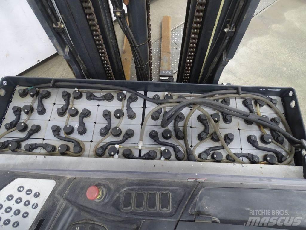 Still FM-X17 Reachtruck