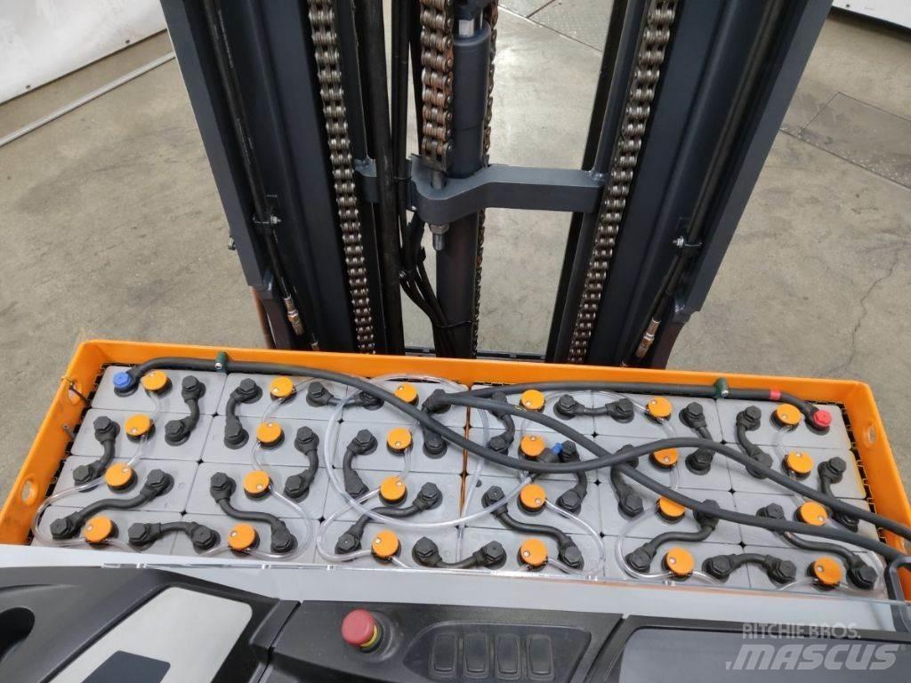 Still FM-X17 Reachtruck