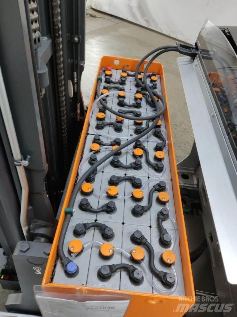 Still FM-X17 Reachtruck