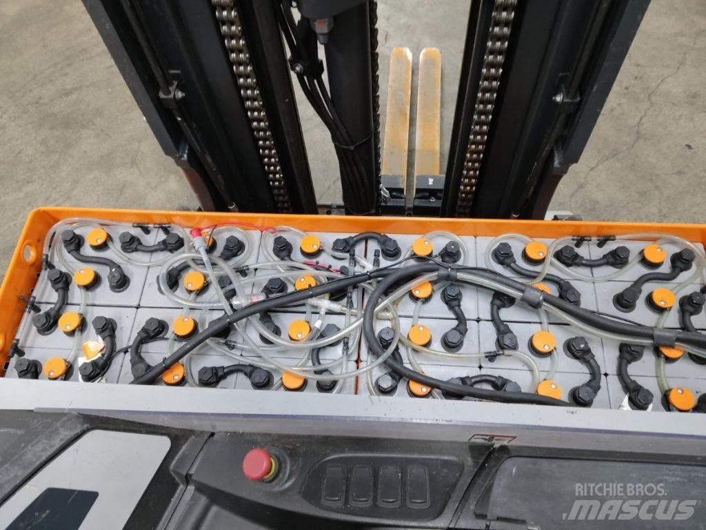Still FM-X17 Reachtruck