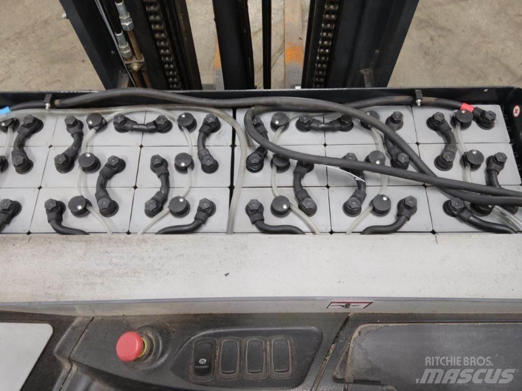 Still FM-X17 Reachtruck