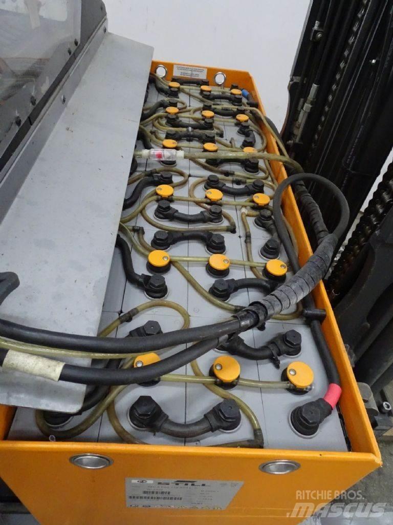 Still FM-X17 Reachtruck