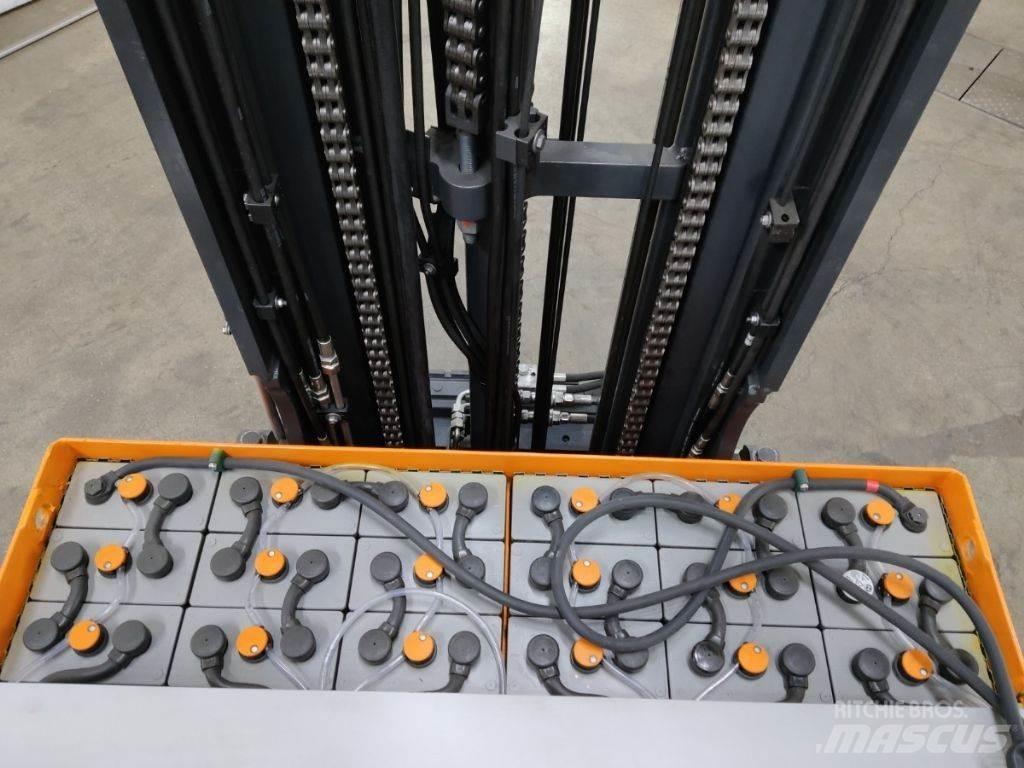 Still FM-X17 Reachtruck
