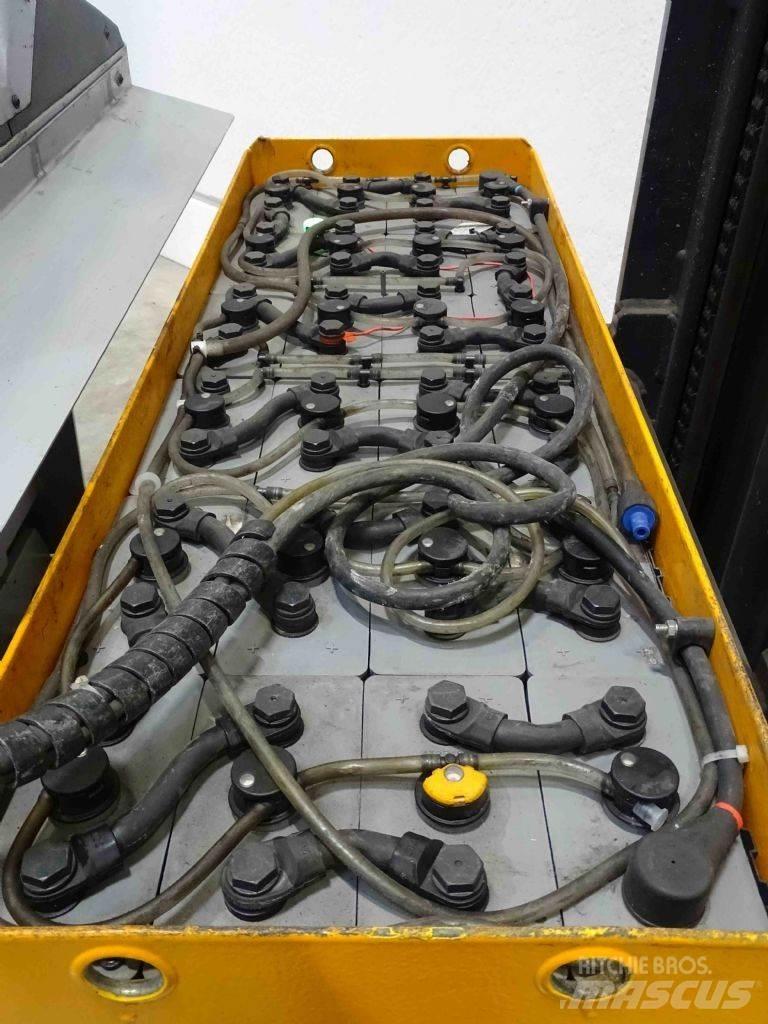 Still FM-X17 Reachtruck