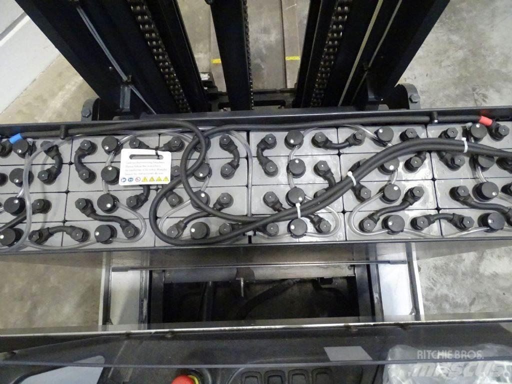 Still FM-X17 Reachtruck