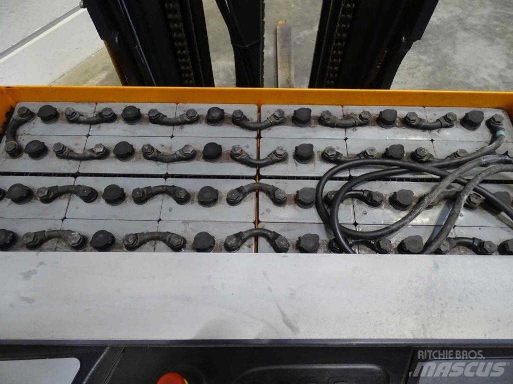 Still FM-X17 Reachtruck