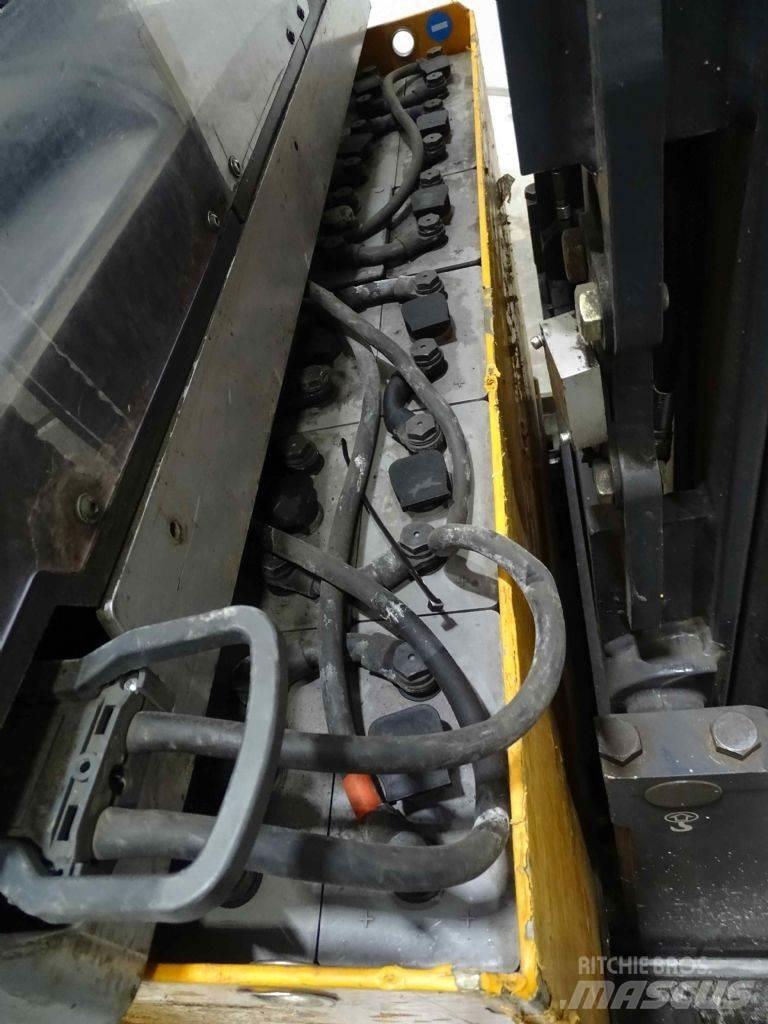 Still FM-X17 Reachtruck