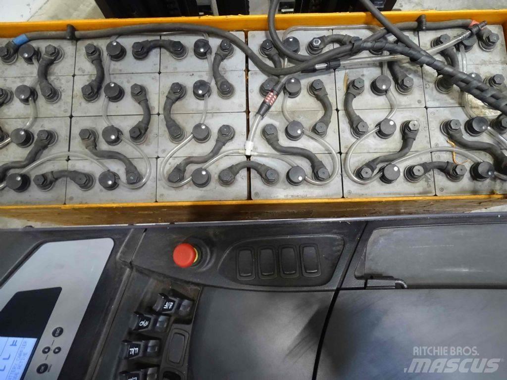 Still FM-X17 Reachtruck