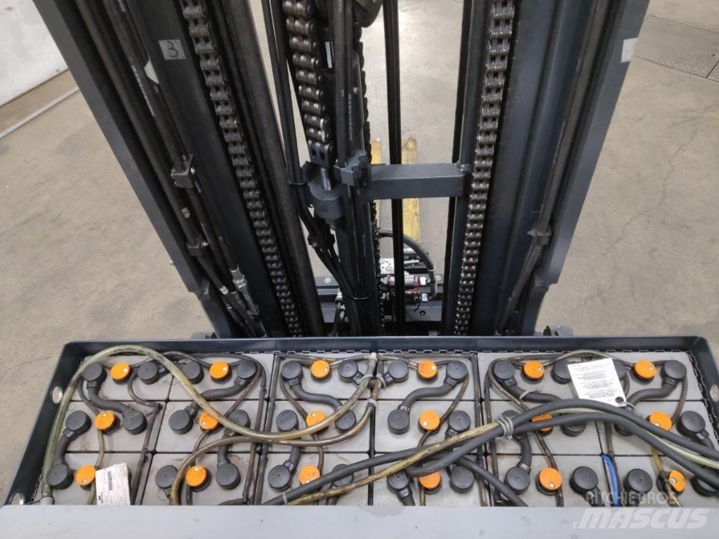 Still FM-X17 Reachtruck