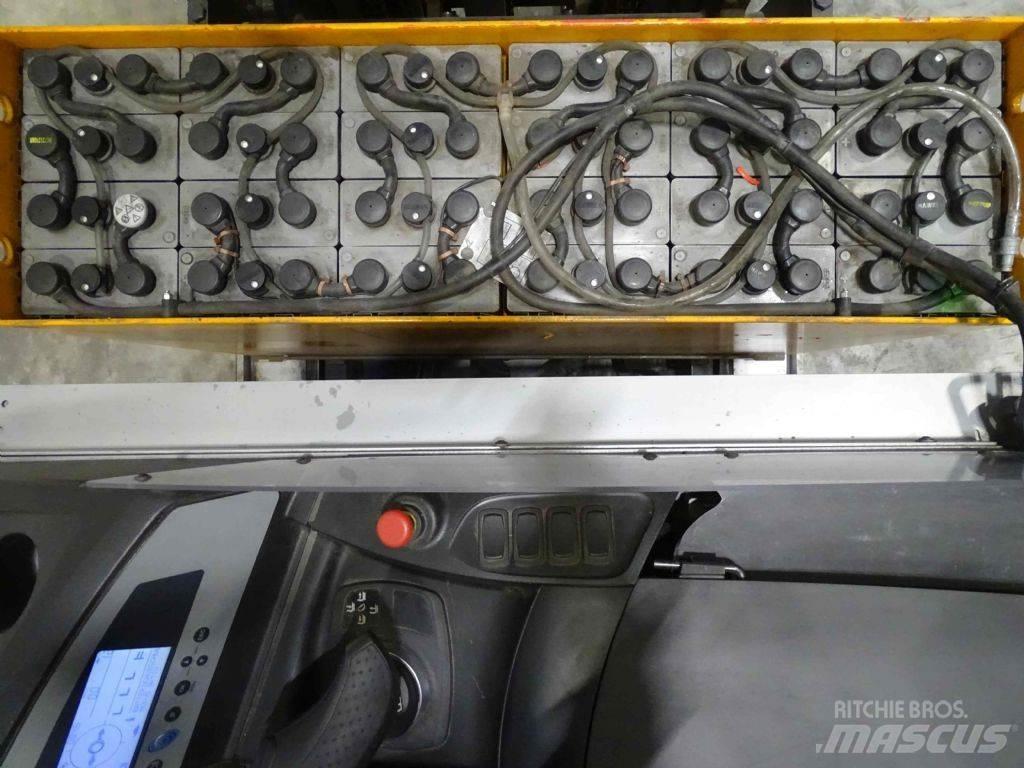 Still FM-X17 Reachtruck