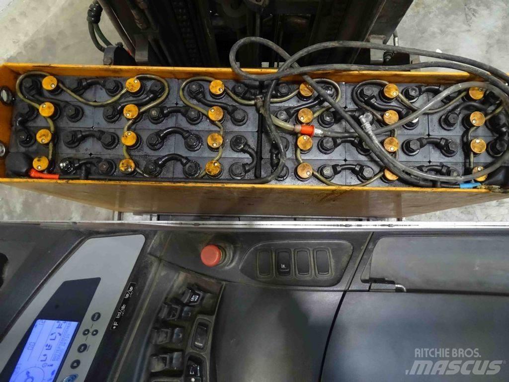 Still FM-X17 Reachtruck