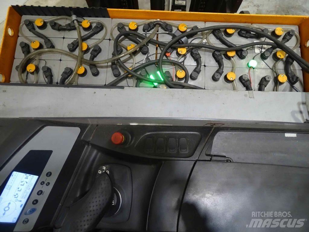 Still FM-X17 Reachtruck