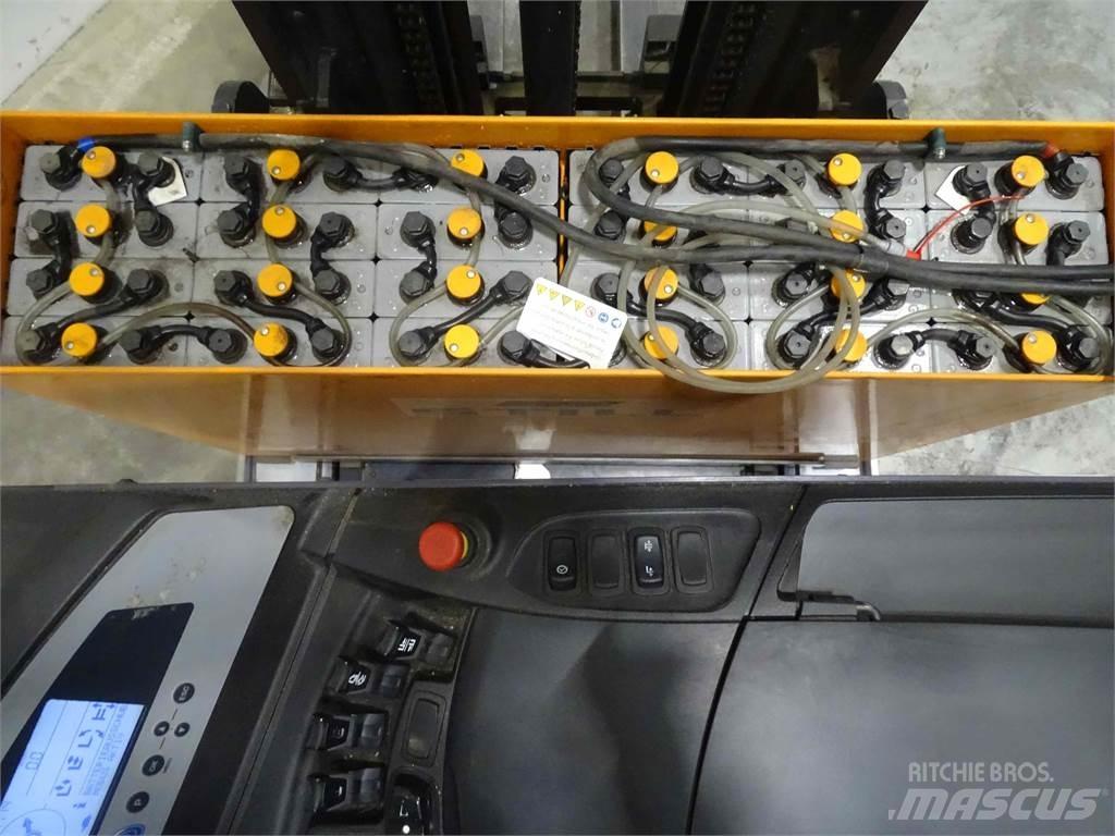 Still FM-X17 Reachtruck
