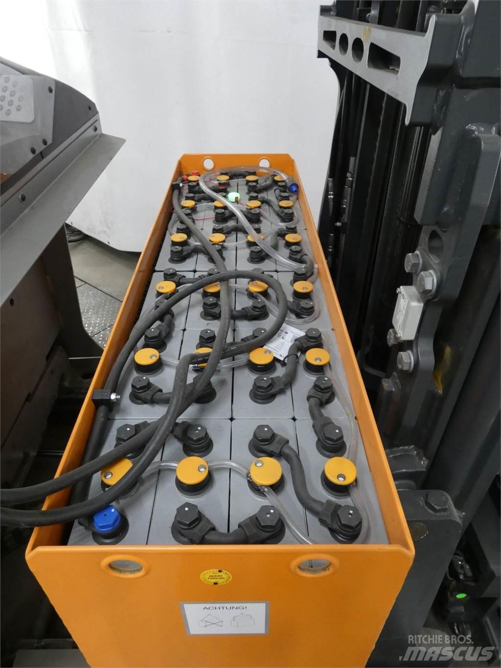 Still FM-X17 Reachtruck
