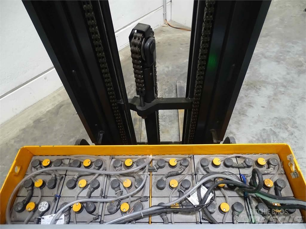 Still FM-X17 Reachtruck