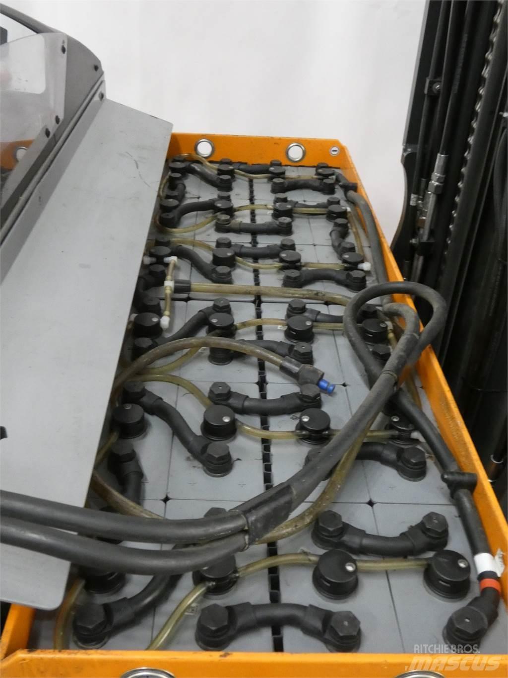 Still FM-X17 Reachtruck