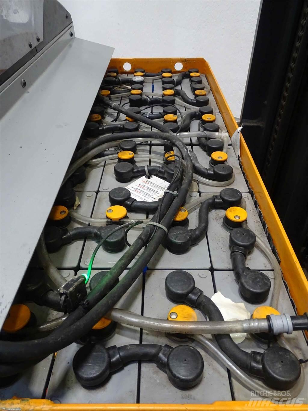 Still FM-X17 Reachtruck