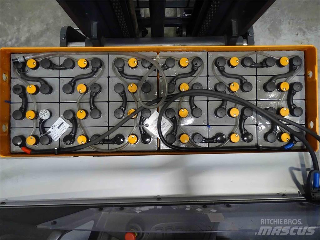 Still FM-X17 Reachtruck