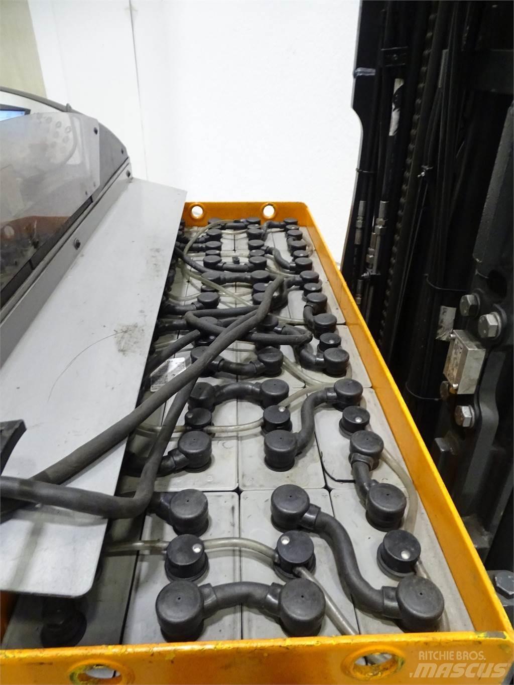 Still FM-X17 Reachtruck