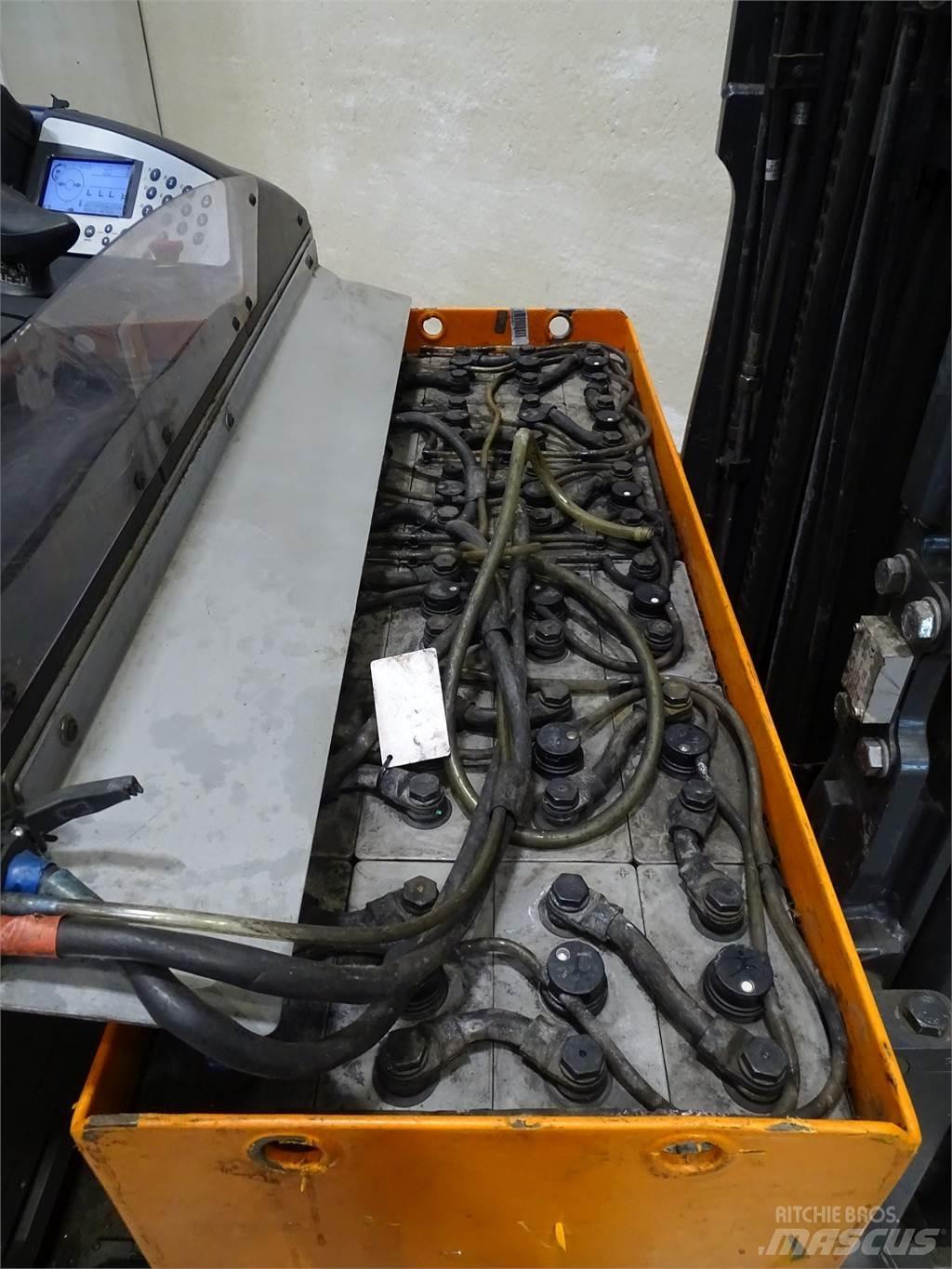 Still FM-X17 Reachtruck