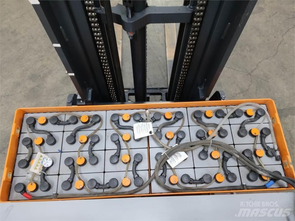 Still FM-X17 Reachtruck