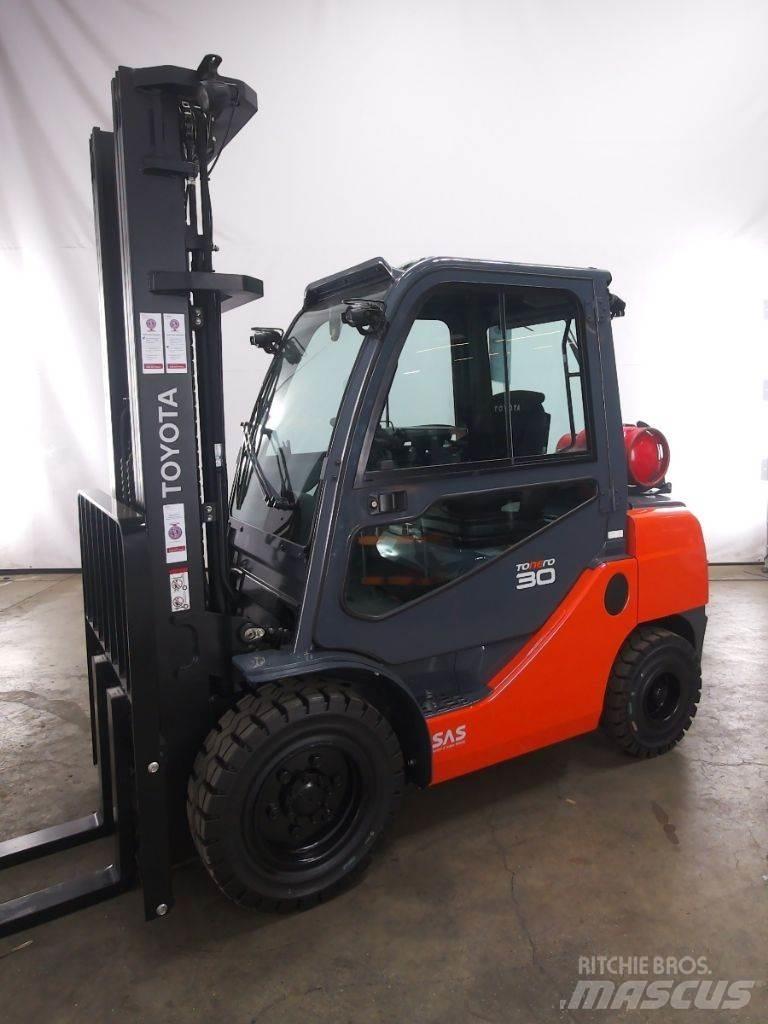 Toyota 02-8FGF30 LPG gaffeltrucks