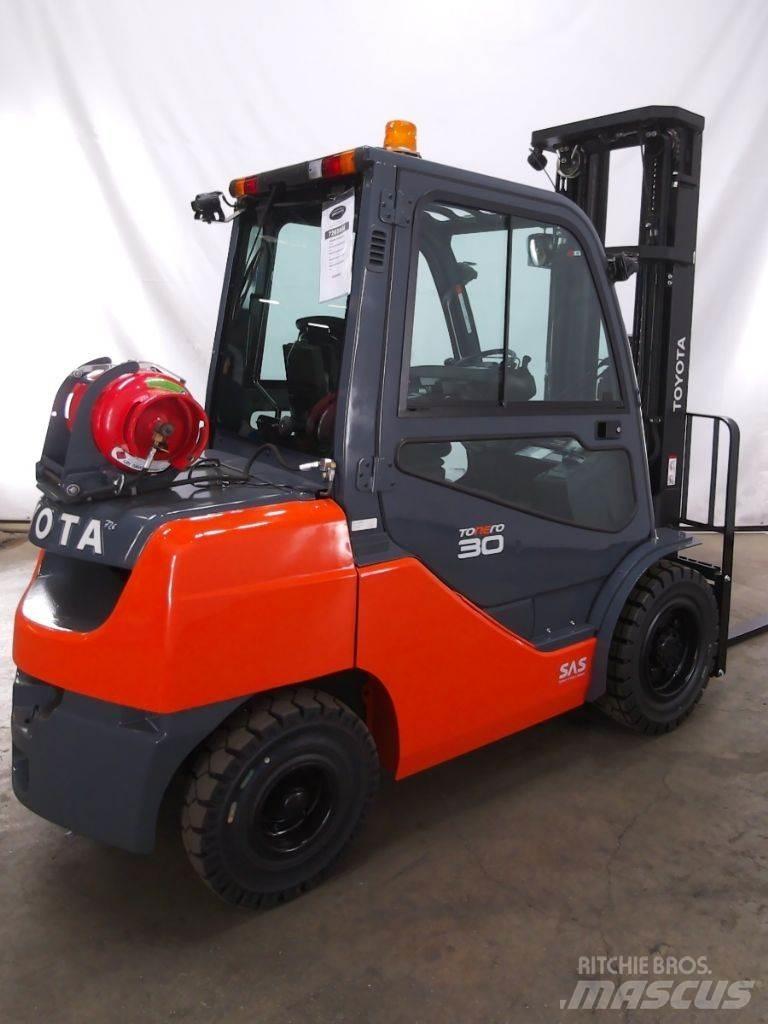 Toyota 02-8FGF30 LPG gaffeltrucks