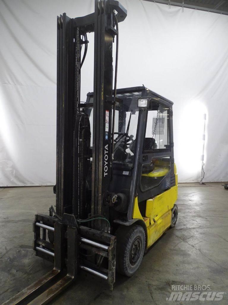 Toyota 7FBMF25 El gaffeltrucks