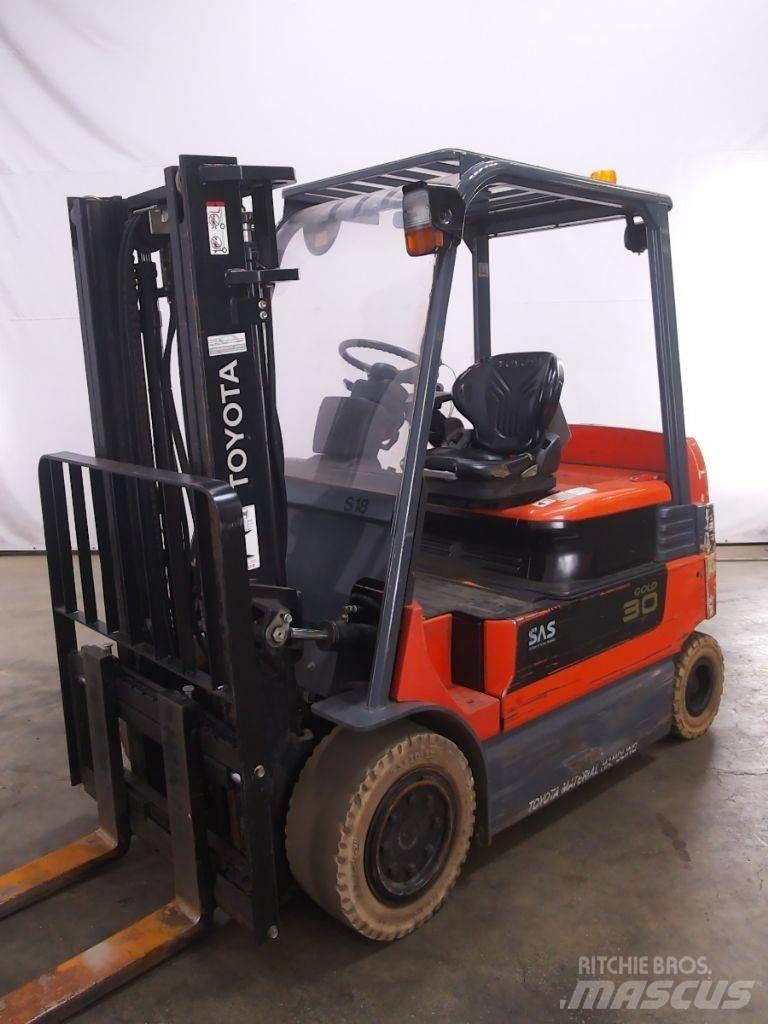 Toyota 7FBMF30 El gaffeltrucks