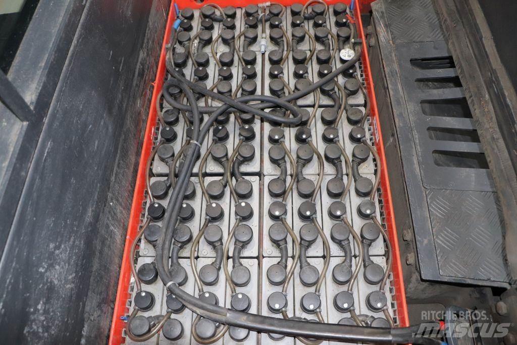 Linde P250 Bugsertruck
