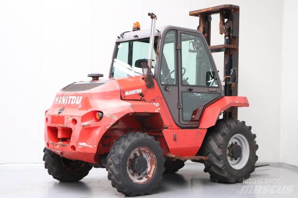 Manitou M30-4 Terrængående gaffeltruck