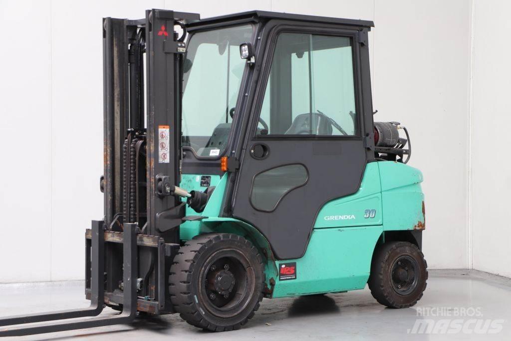 Mitsubishi FG30NT LPG gaffeltrucks