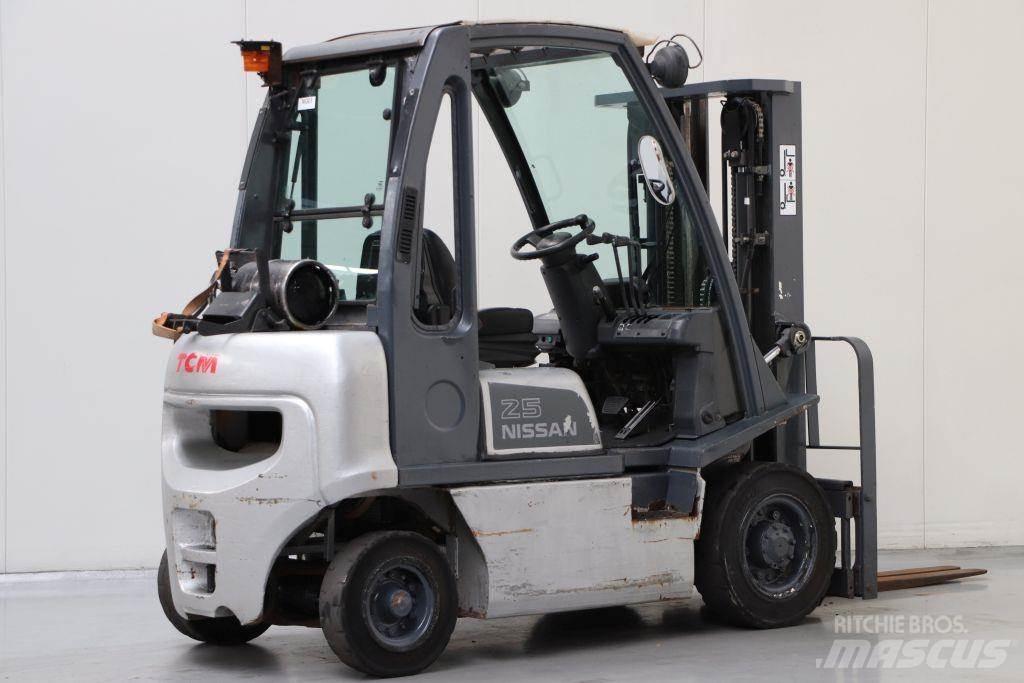 Nissan UD02A25PQ LPG gaffeltrucks