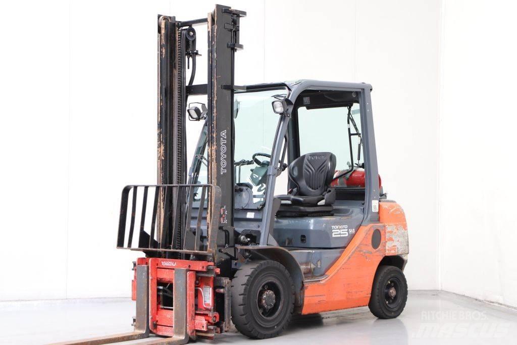 Toyota 02-8FGF25 LPG gaffeltrucks