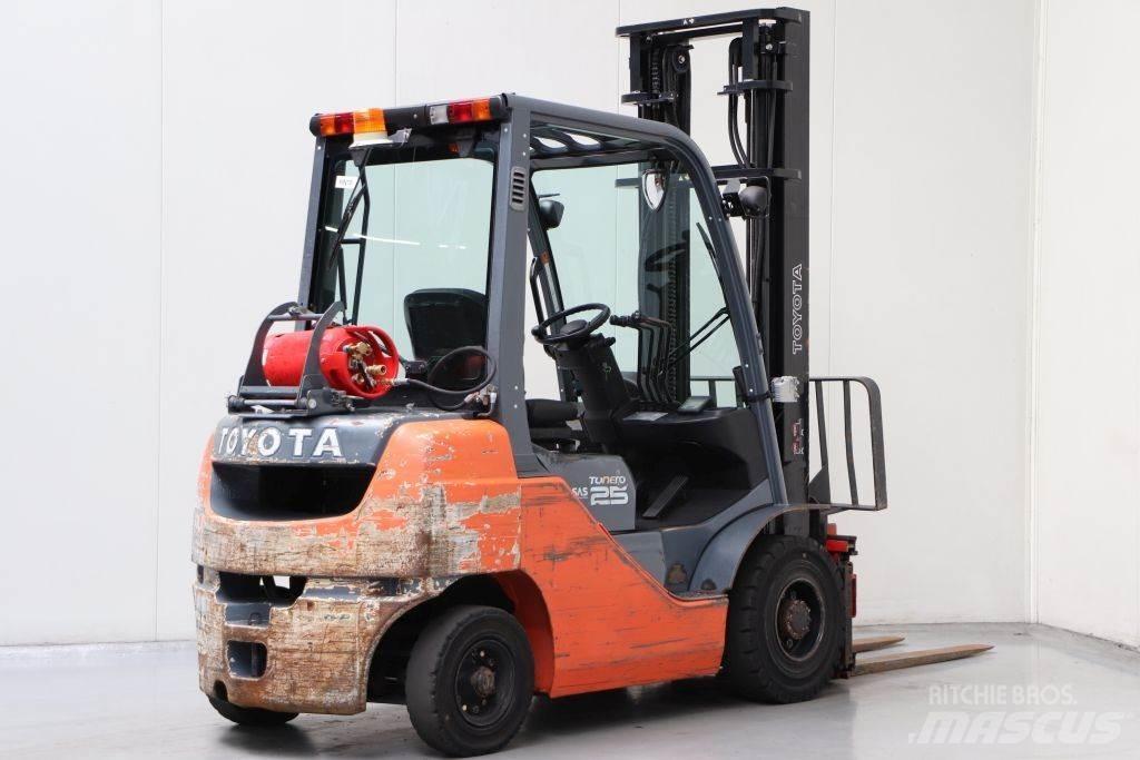 Toyota 02-8FGF25 LPG gaffeltrucks