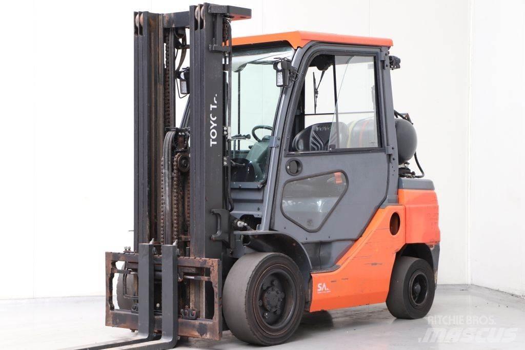 Toyota 02-8FGF30 LPG gaffeltrucks