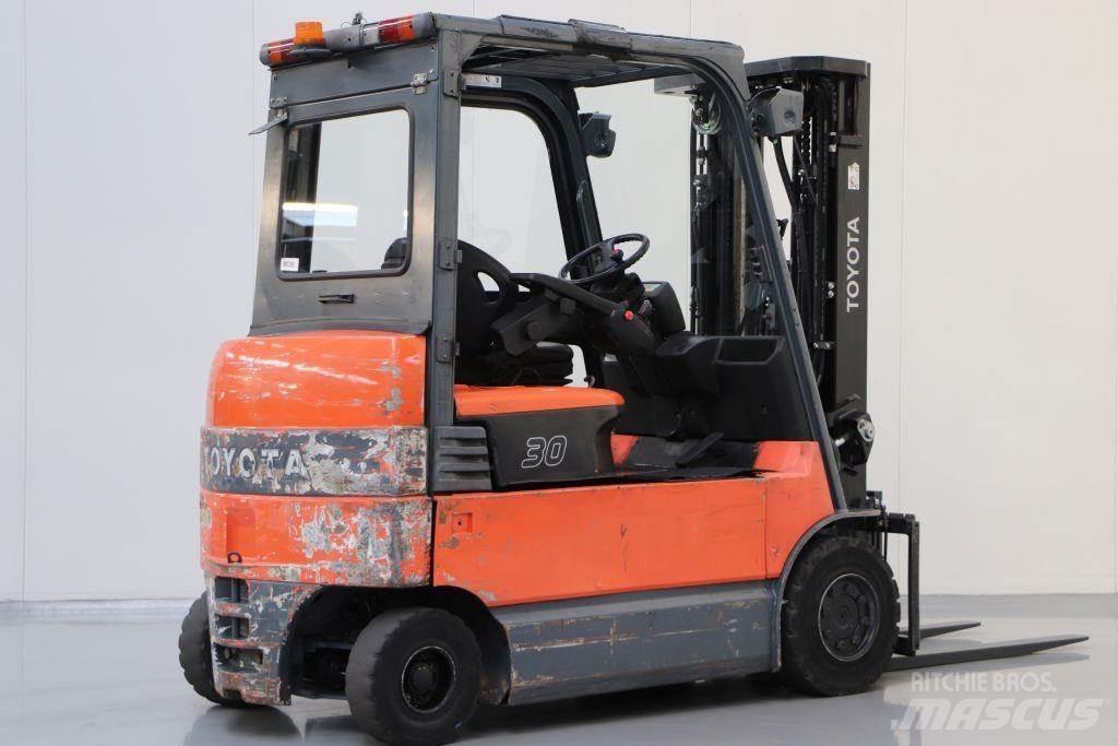 Toyota 7FBMF30 El gaffeltrucks