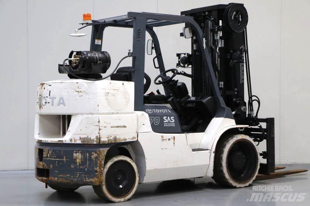 Toyota 7FGCU70 LPG gaffeltrucks